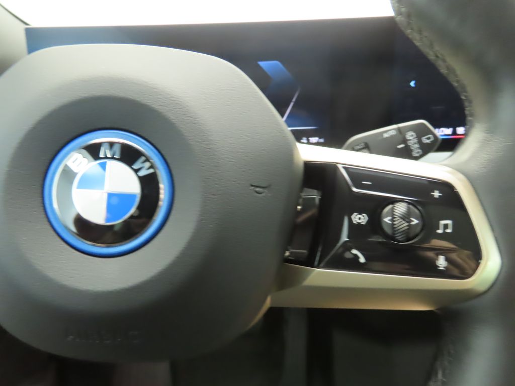 Thumbnail: 2024 BMW iX - 12