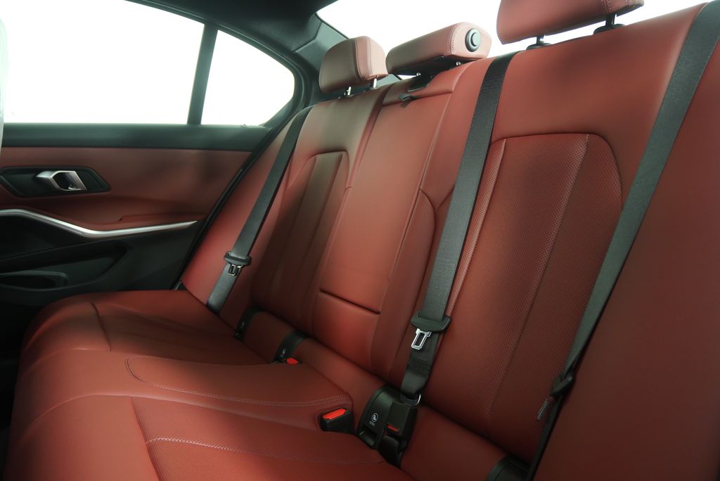 Thumbnail: 2026 BMW 3 Series - 15