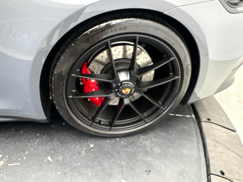 Thumbnail: 2025 Porsche 911 - 15