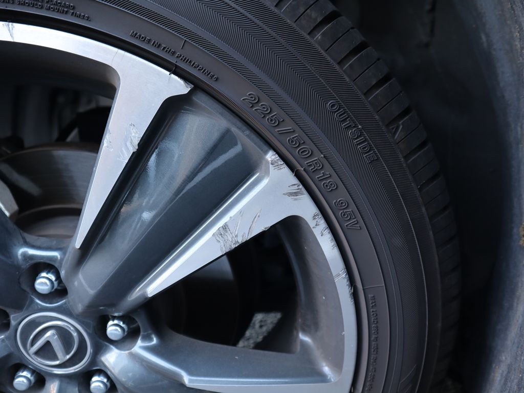 Thumbnail: 2022 Lexus UX - 27