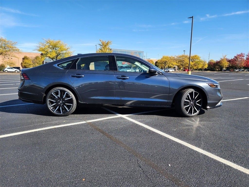 Used 2025 Gray Honda Touring image 19