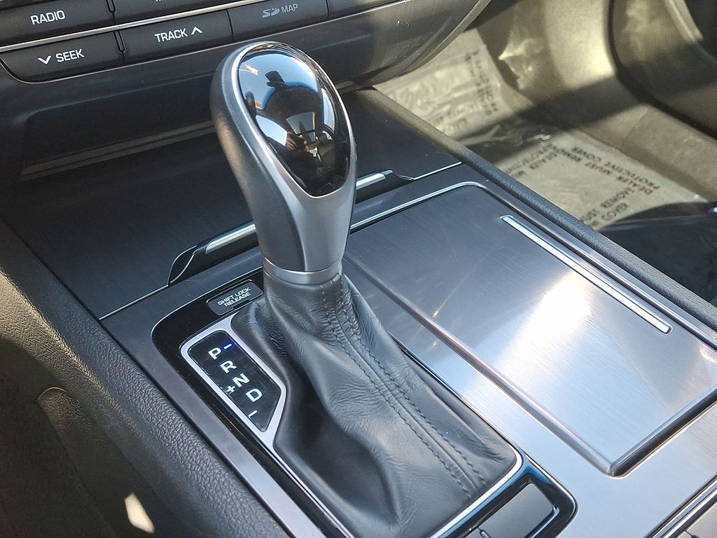 Thumbnail: 2015 Hyundai Genesis - 15