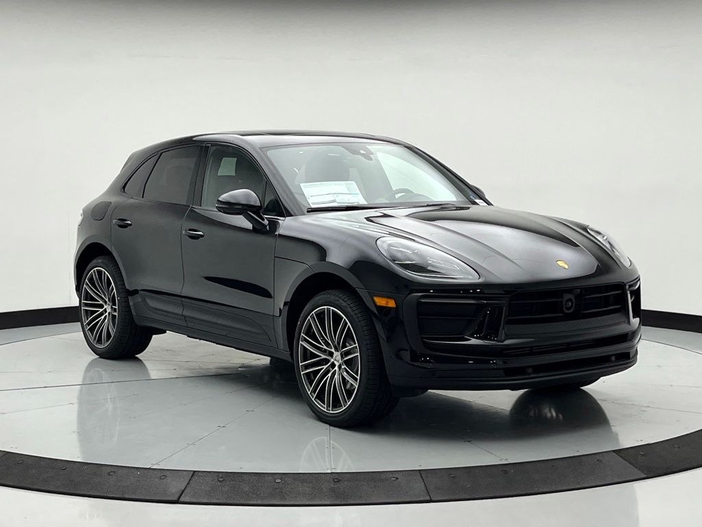 Thumbnail: 2026 Porsche Macan - 7