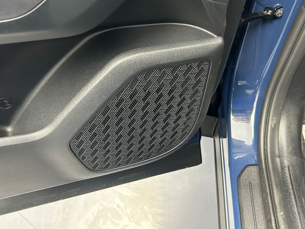 Used 2027 Midnight Lake Blue Kia S image 12