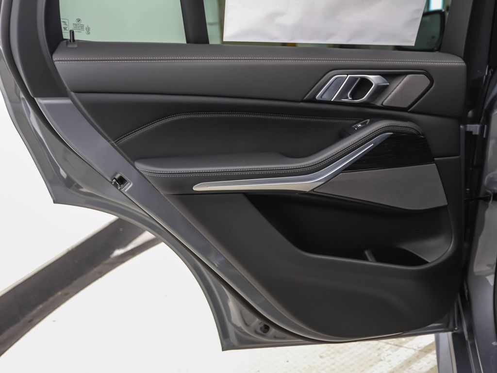 Thumbnail: 2026 BMW X5 - 20