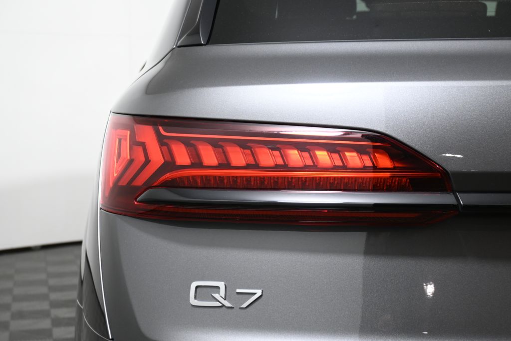 2024 Audi Q7 Premium Plus 12