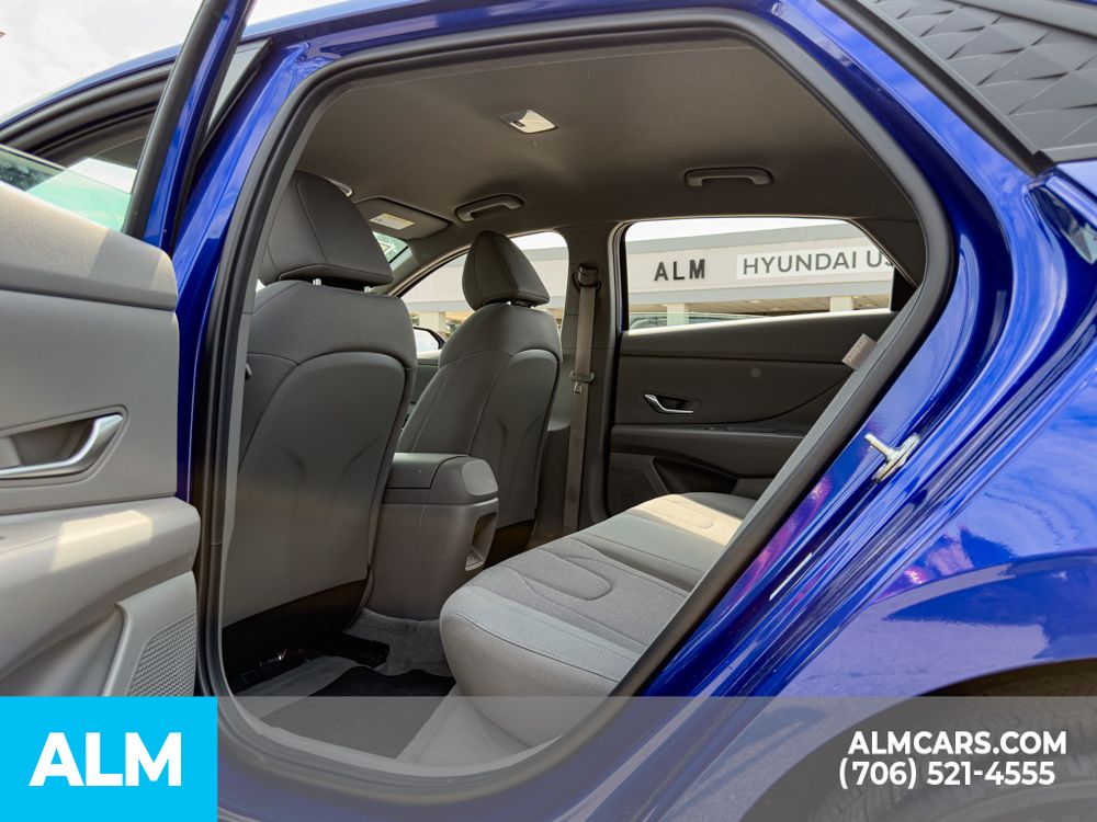 2024 Hyundai Elantra SE - Photo 15