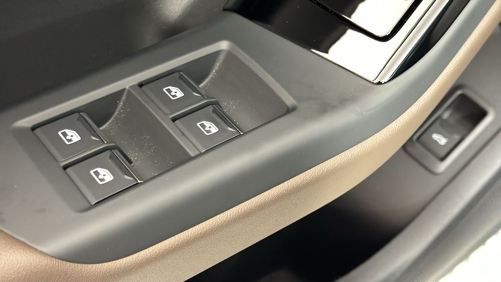 2025 Audi Q6 e-tron Premium 26