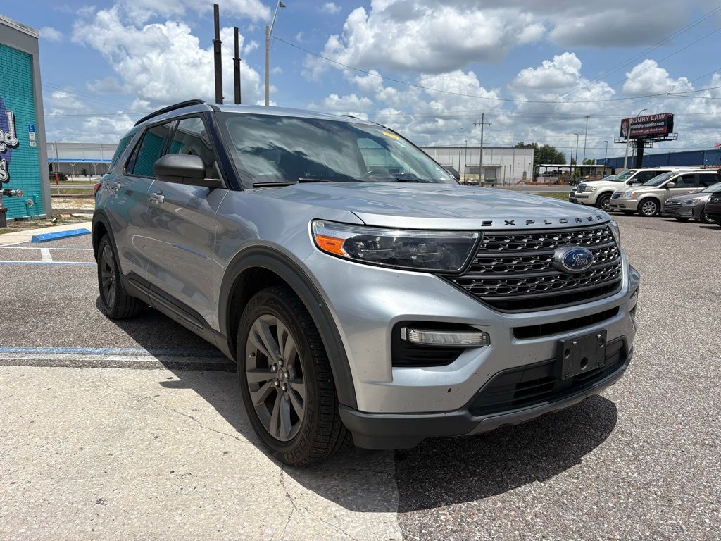 Silver Metallic 2021 Ford Explorer XLT RWD SUV / Crossover Rear-Wheel Drive Automatic