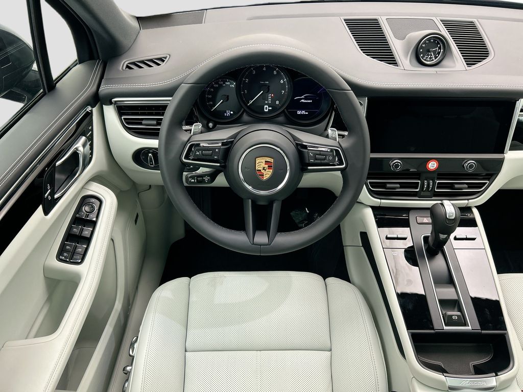 Thumbnail: 2026 Porsche Macan - 13