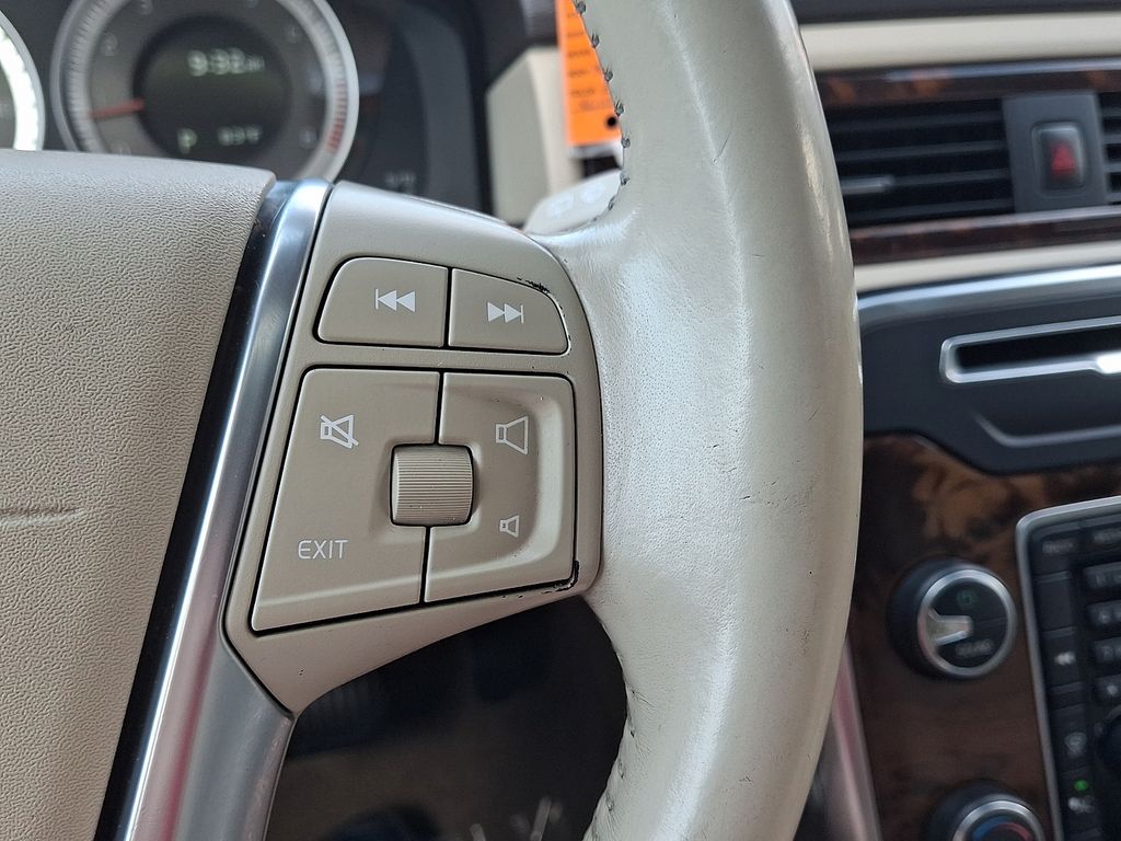 Thumbnail: 2012 Volvo XC70 - 21