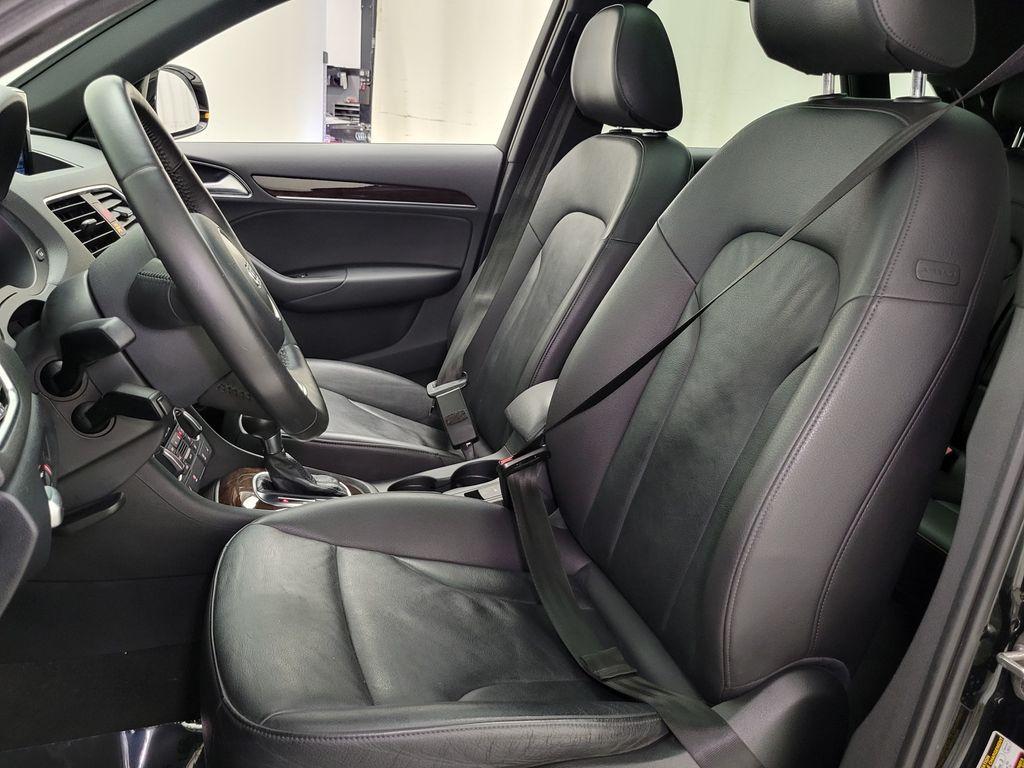 Thumbnail: 2016 Audi Q3 - 24