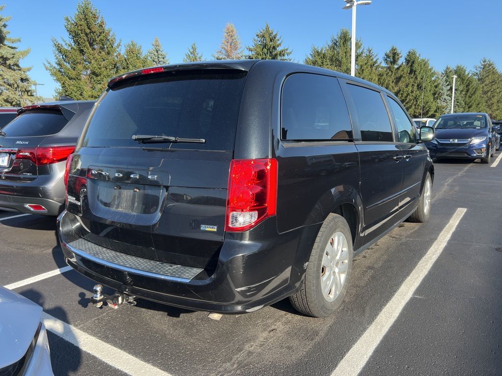 Thumbnail: 2016 Dodge Grand Caravan - 3