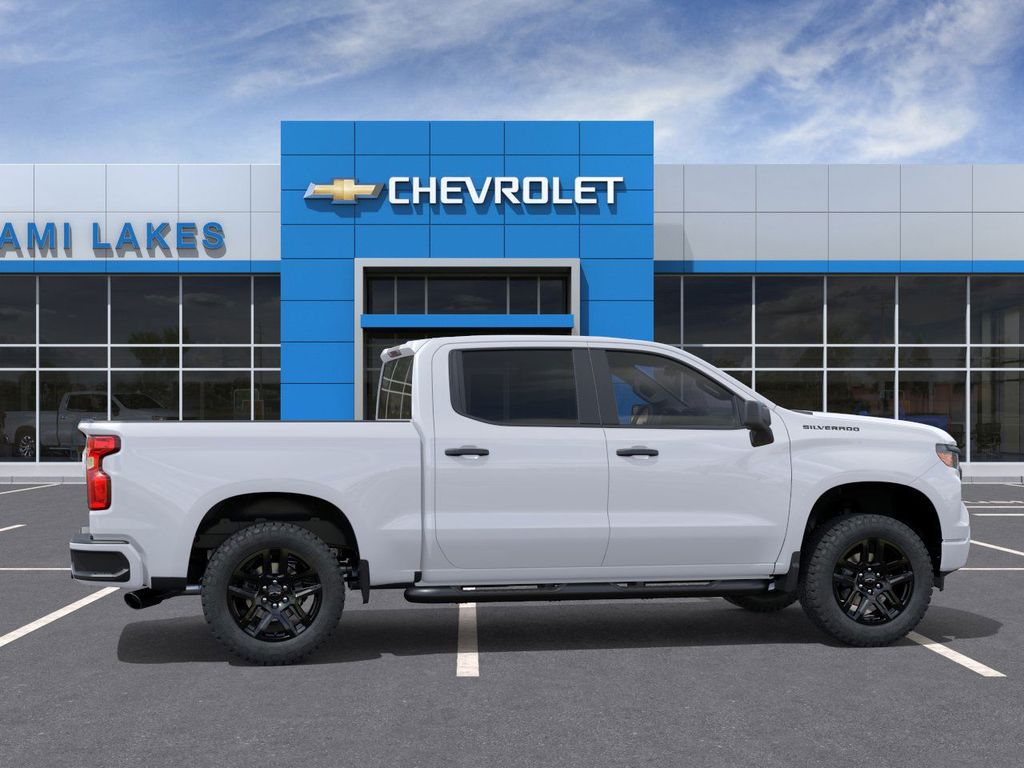 New 2026 Summit White Chevrolet Custom image 5