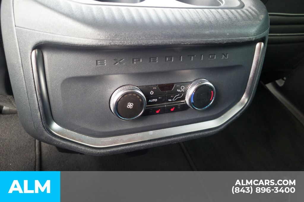 Used 2025 Silver Ford Platinum image 23
