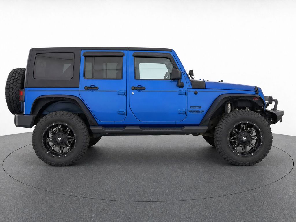 Thumbnail: 2016 Jeep Wrangler - 2