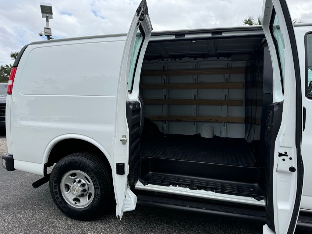 2022 Chevrolet Express 2500 Work Van 14