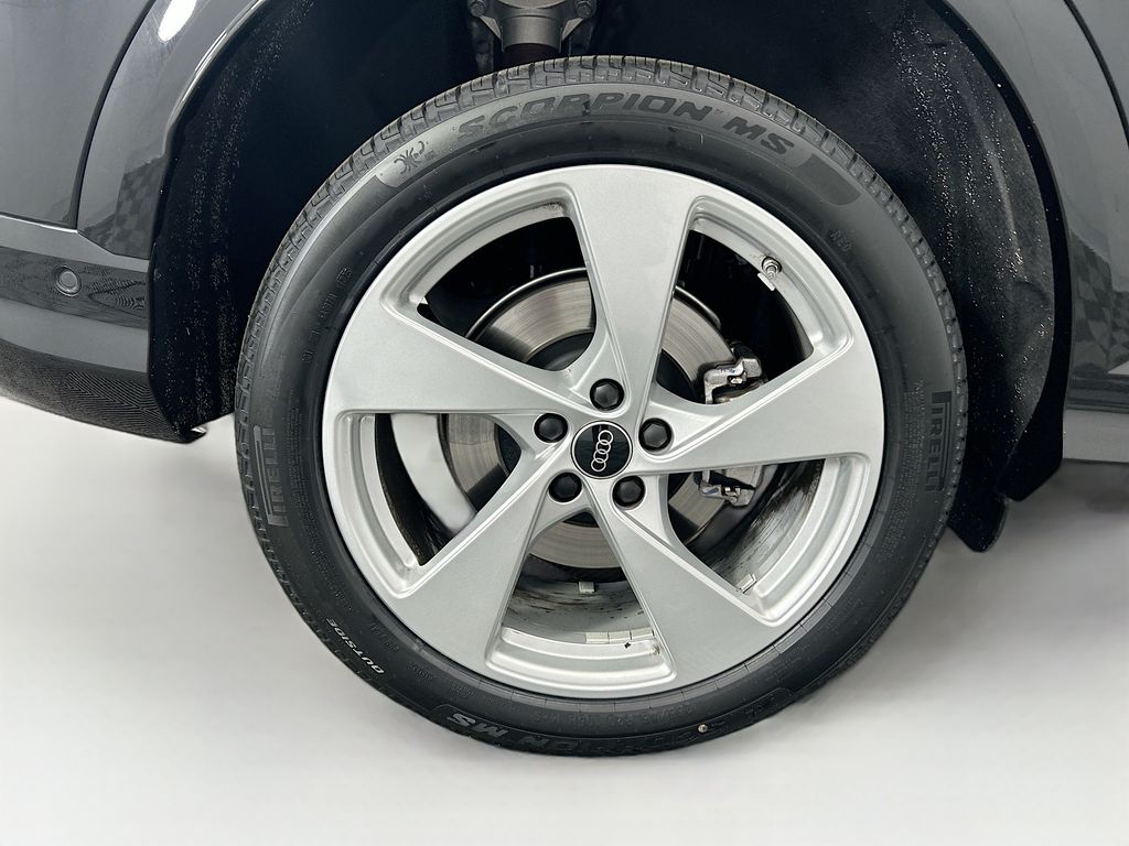 Thumbnail: 2025 Audi Q5 - 32