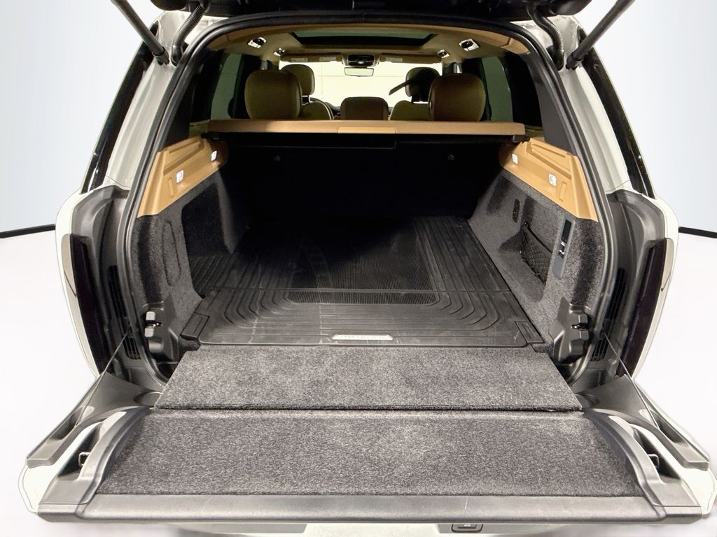 Thumbnail: 2026 Land Rover Range Rover - 30