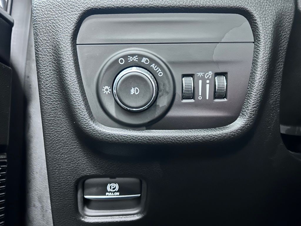 used 2023 Jeep Grand Cherokee car, priced at $32,288