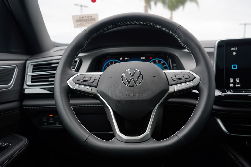 2025 Volkswagen Atlas SE 13