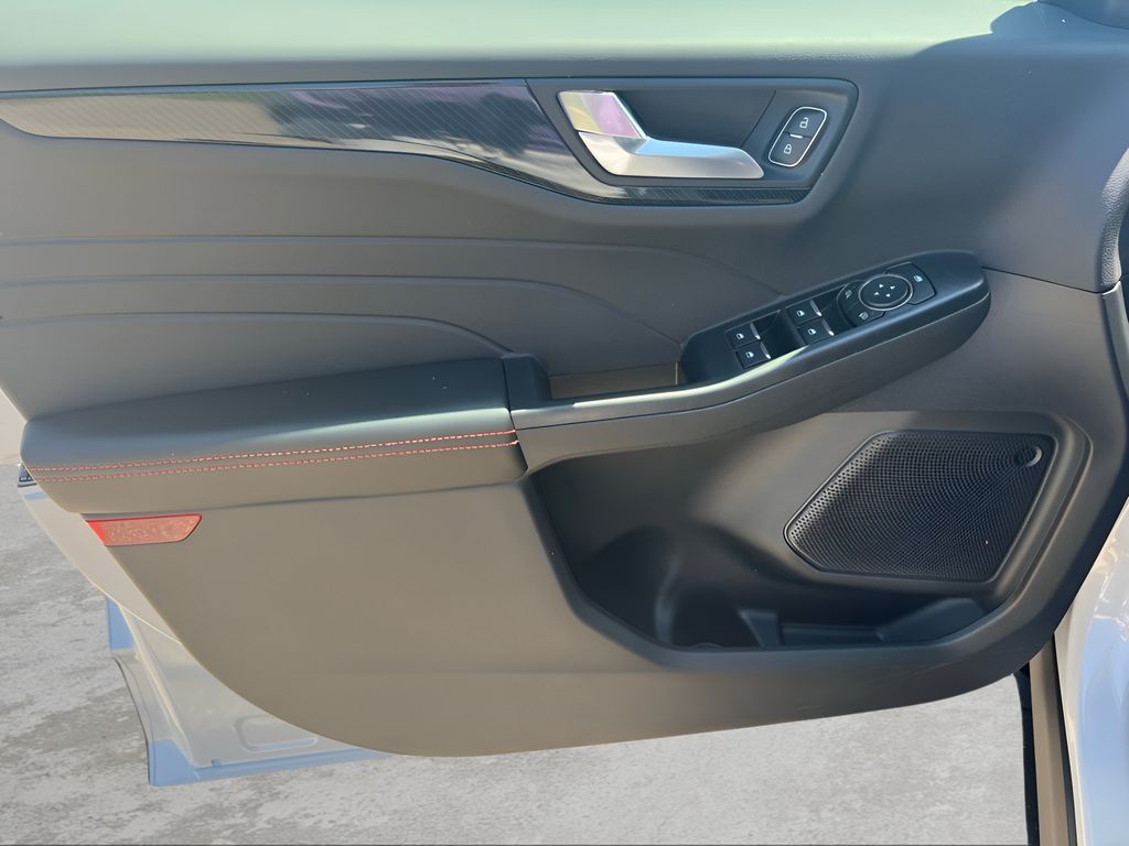 2025 Ford Escape Hybrid