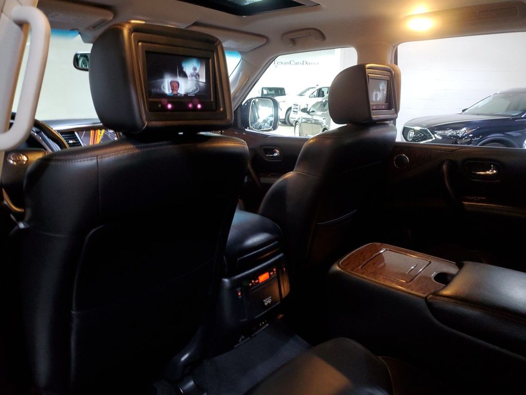 2017 Nissan Armada Platinum photo