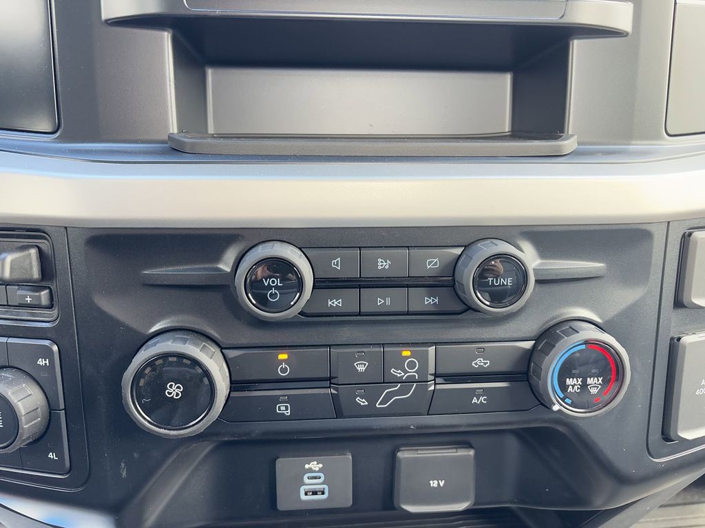 New 2024 Oxford White Ford F-350® XL image 16