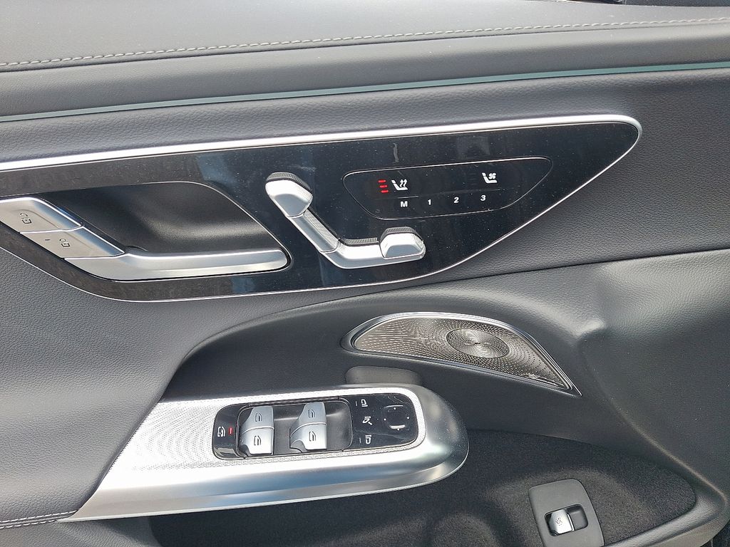 Thumbnail: 2025 Mercedes-Benz E-Class - 12