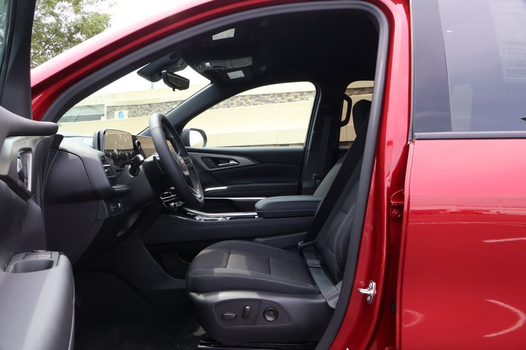 Thumbnail: 2027 Chevrolet Traverse - 14