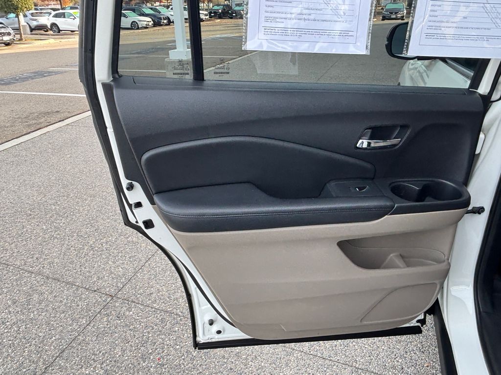 Thumbnail: 2019 Honda Pilot - 27