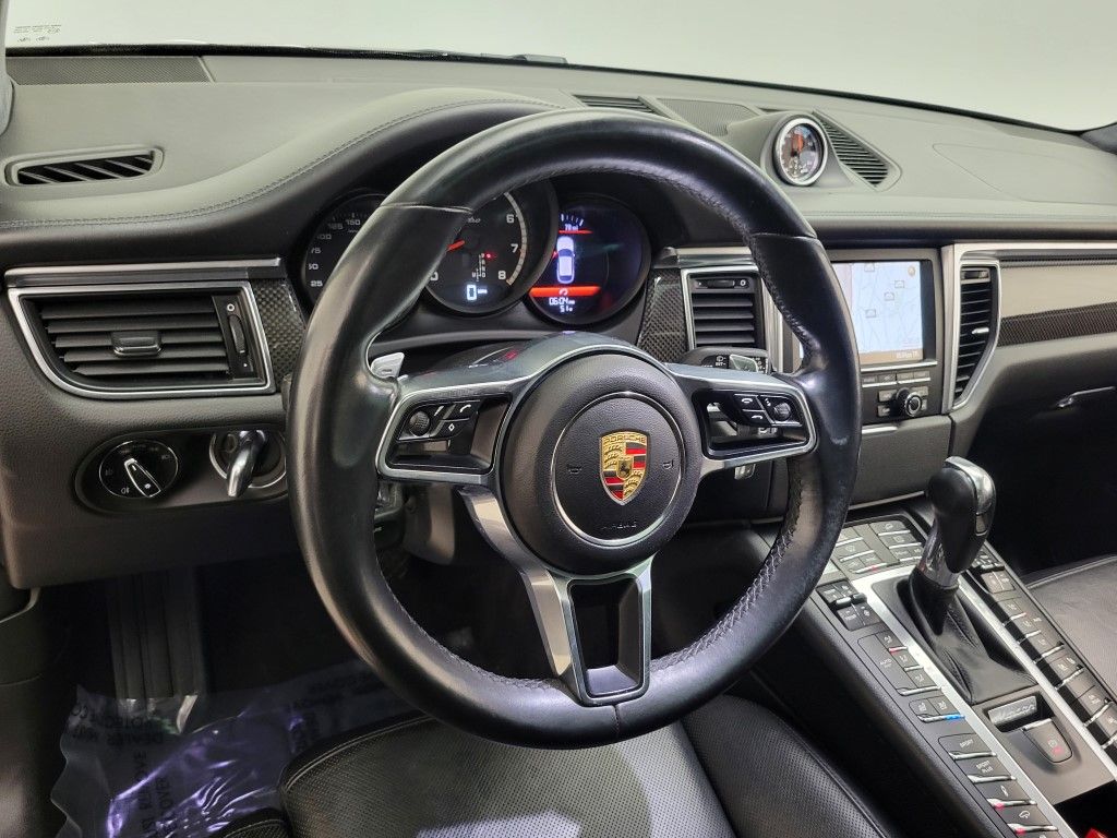 Thumbnail: 2015 Porsche Macan - 25