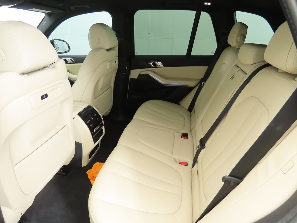 Thumbnail: 2022 BMW X5 - 20