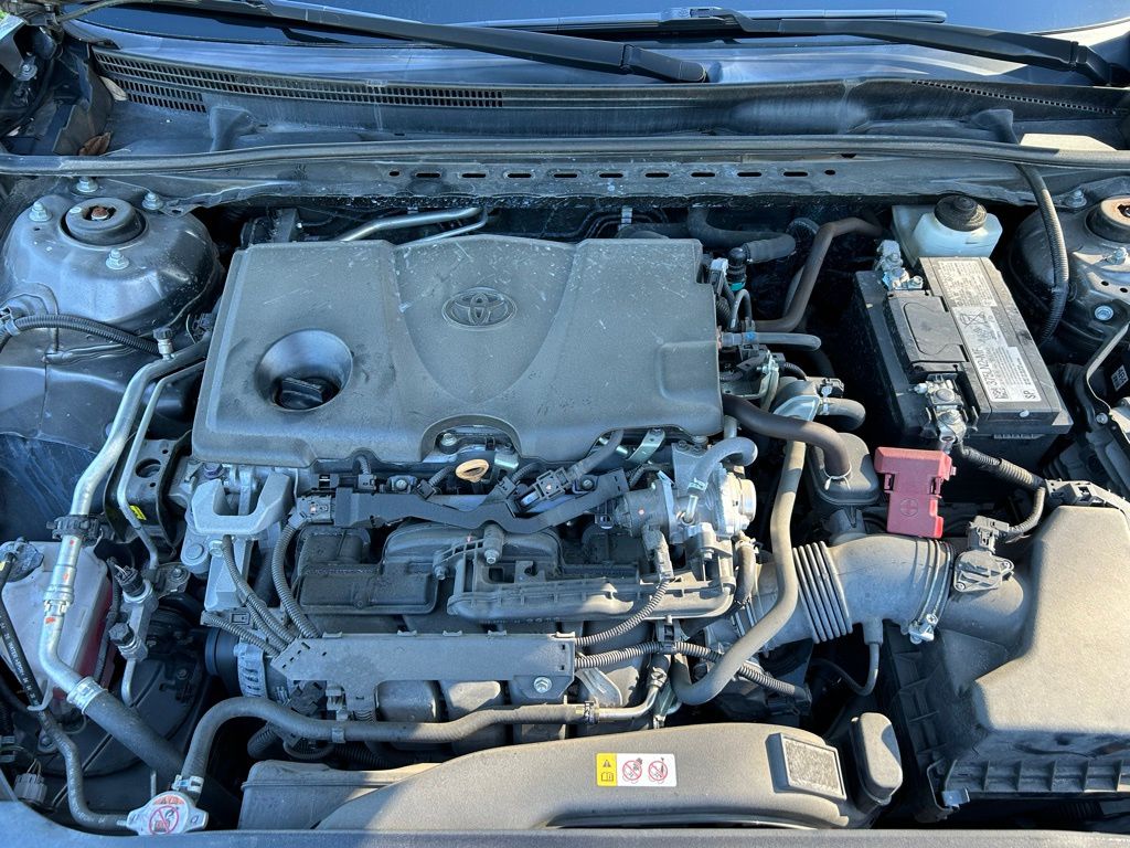 Thumbnail: 2021 Toyota Camry - 11