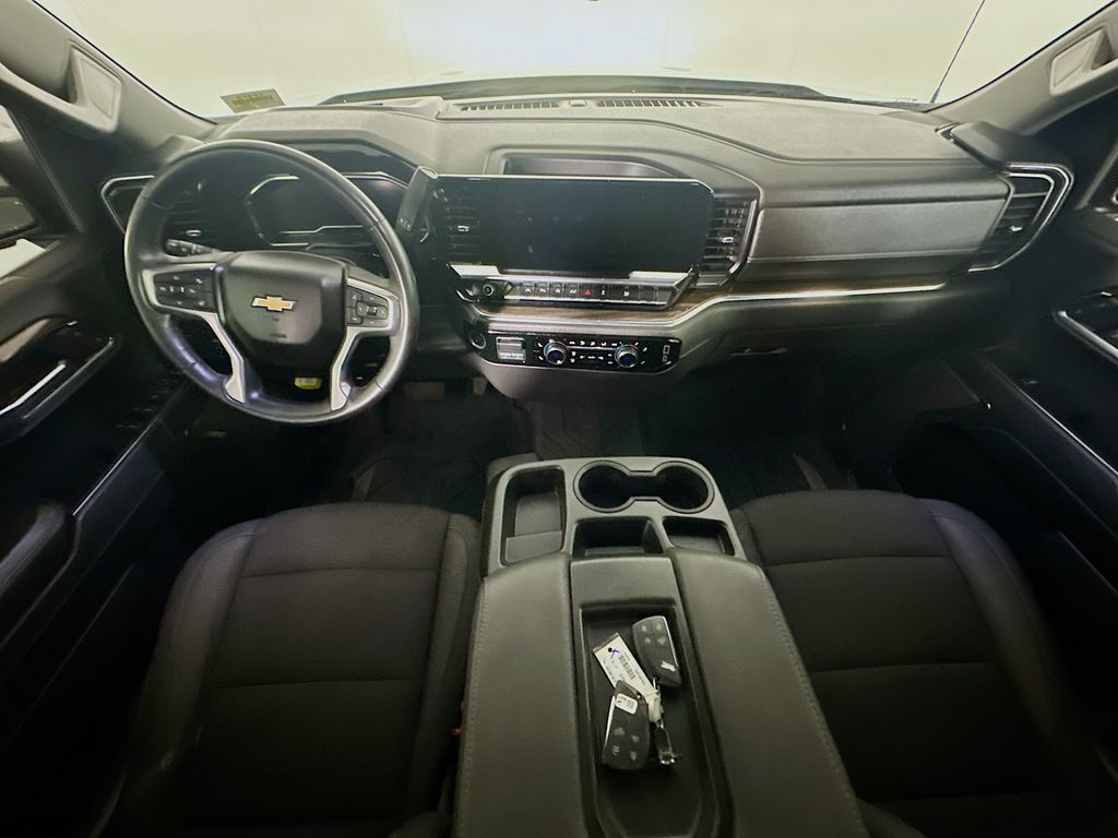 Used 2024 Gray Chevrolet LT image 10