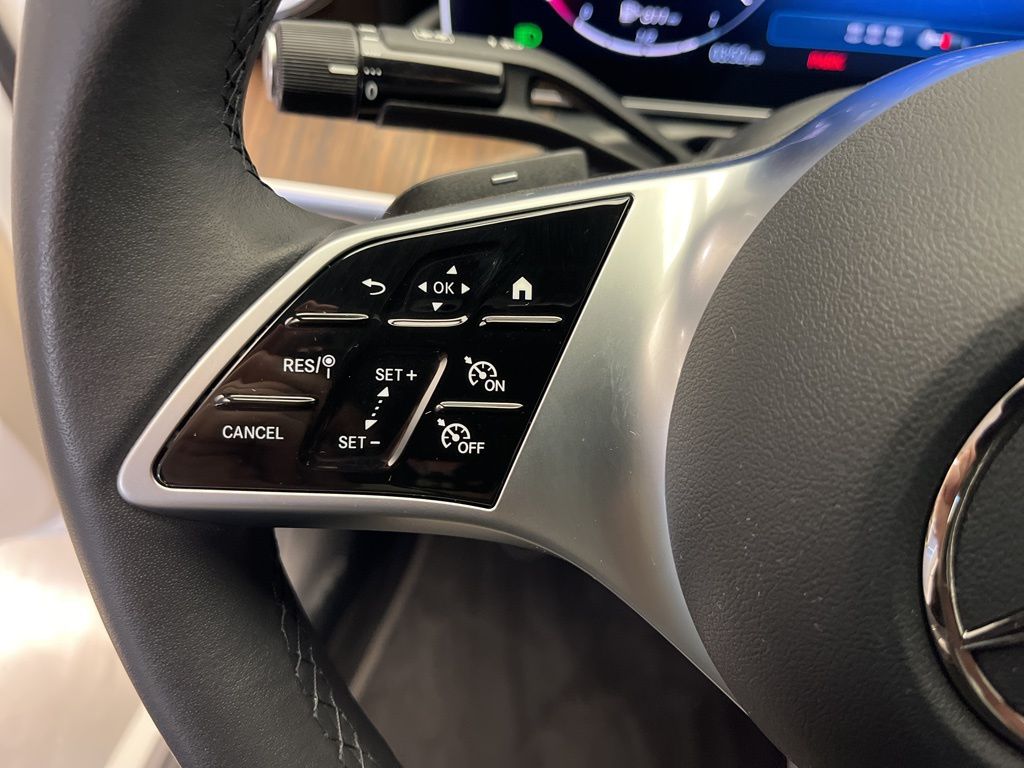 Thumbnail: 2025 Mercedes-Benz C-Class - 14