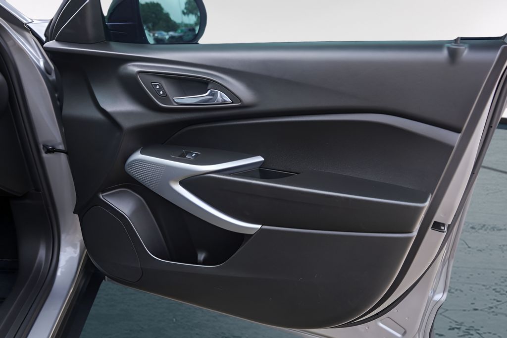 Used Car 2025 Chevrolet Trax  1rs For Sale Under $25,000 In Austin, Texas