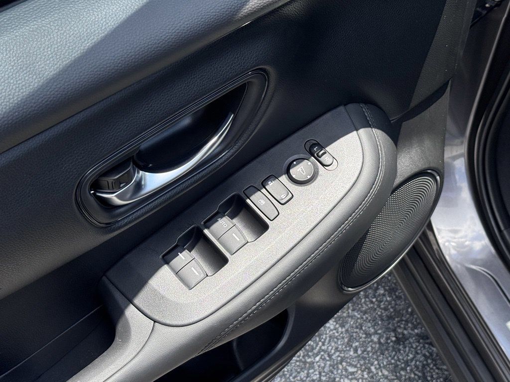 2025 Honda HR-V LX