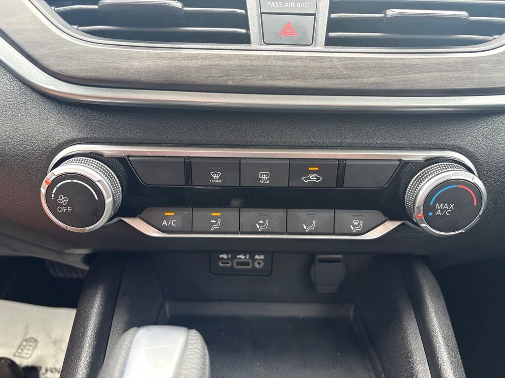 Used 2025 Nissan Altima Sedan