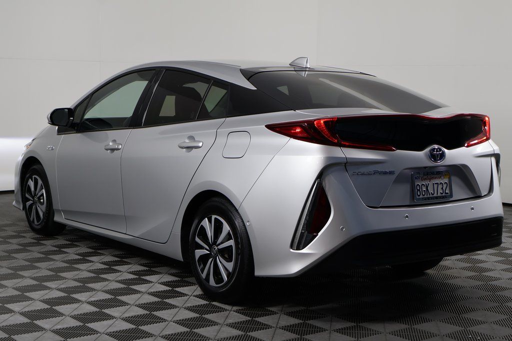 Thumbnail: 2018 Toyota Prius Prime - 6