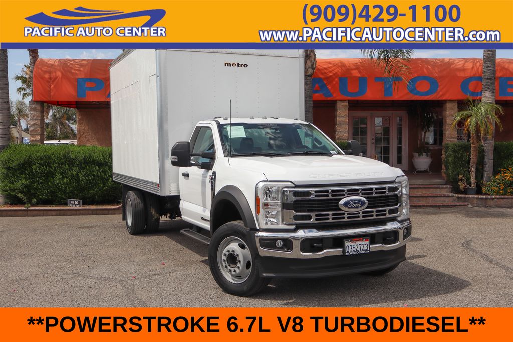 Oxford White 2024 Ford F-600 Super Duty Pickup Truck Automatic