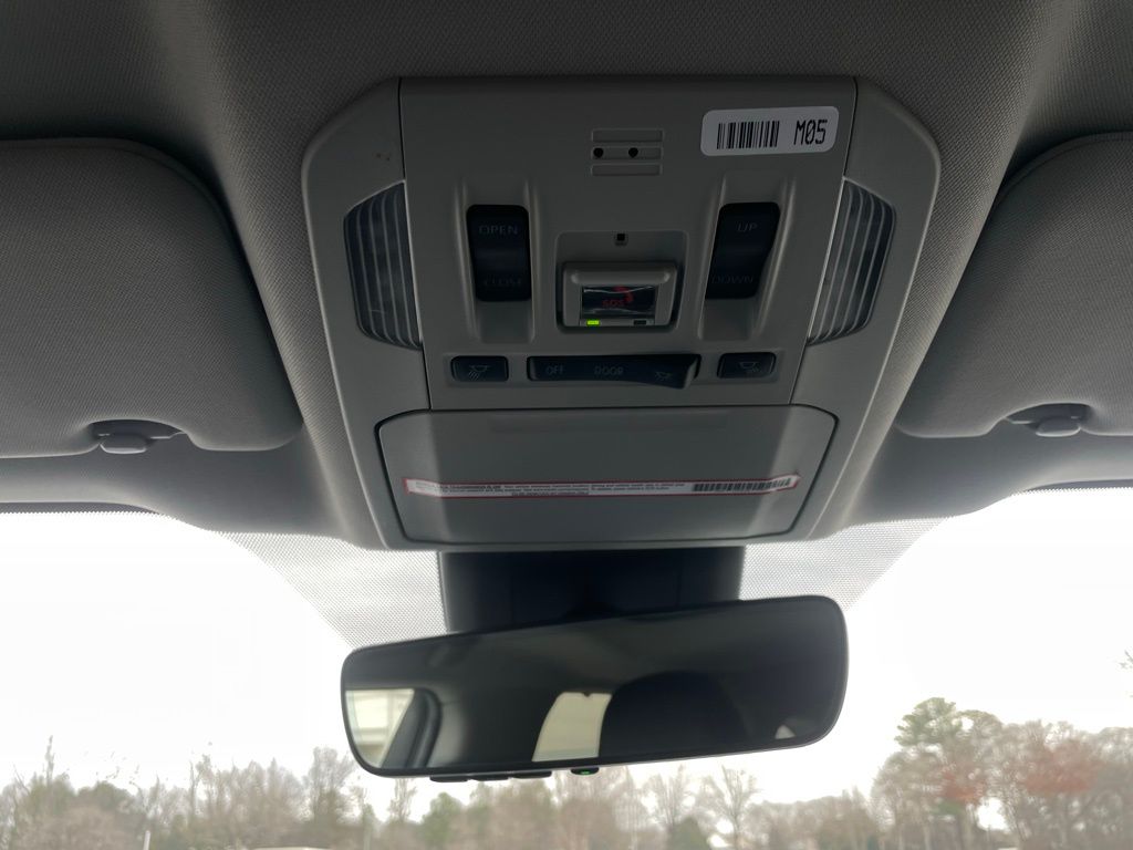 Thumbnail: 2023 Toyota Highlander - 16