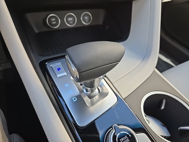 2025 Genesis G70  32