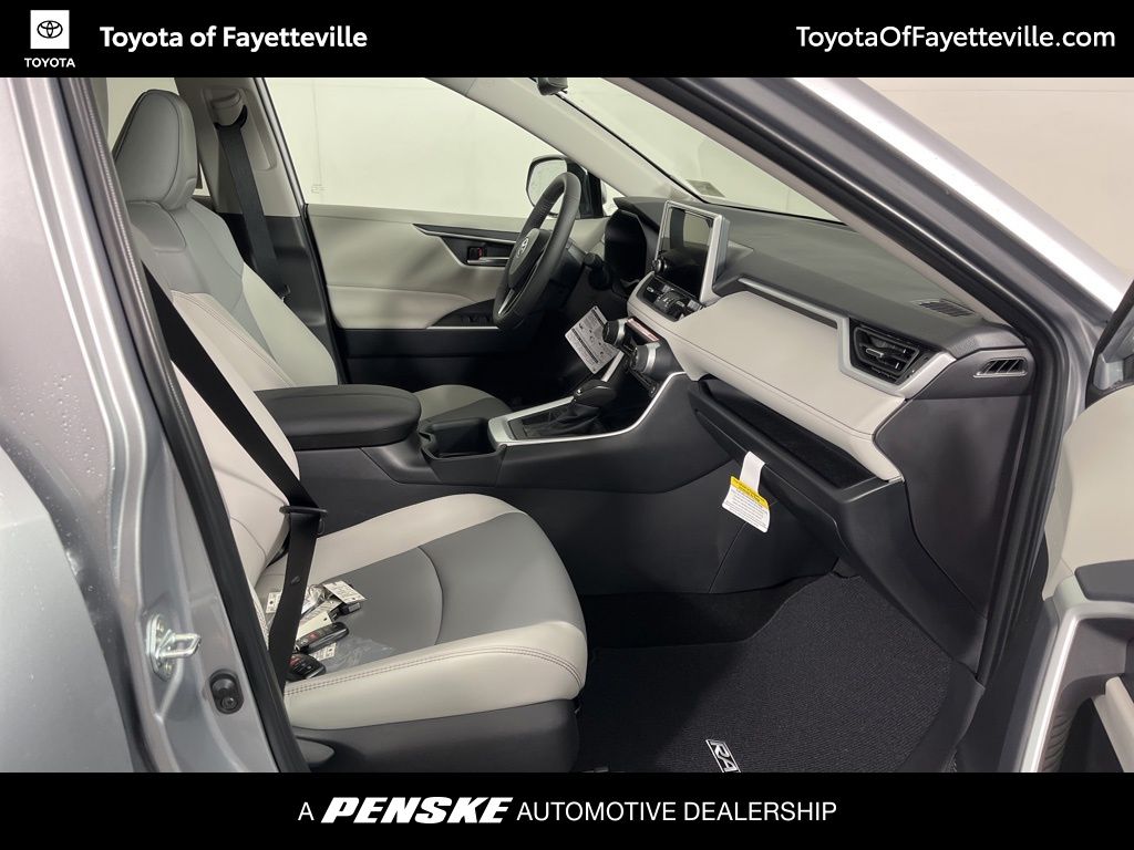 2025 Toyota RAV4 XLE Premium 7