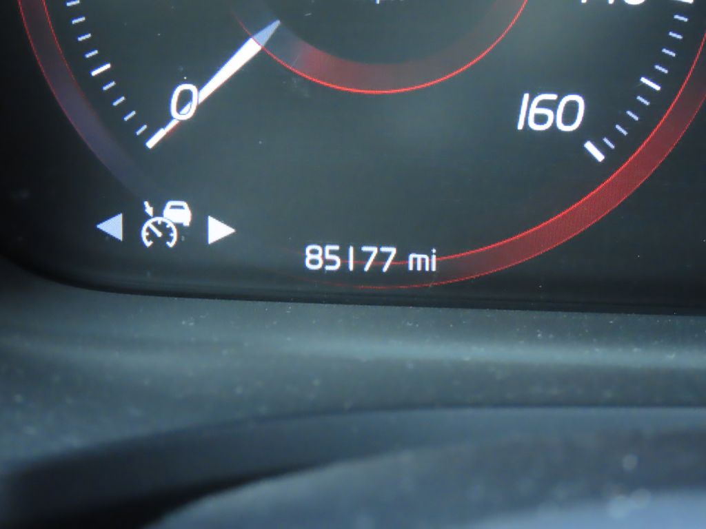 Thumbnail: 2019 Volvo V60 - 20