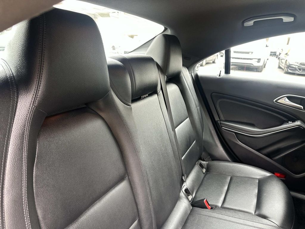 Thumbnail: 2014 Mercedes-Benz CLA - 27