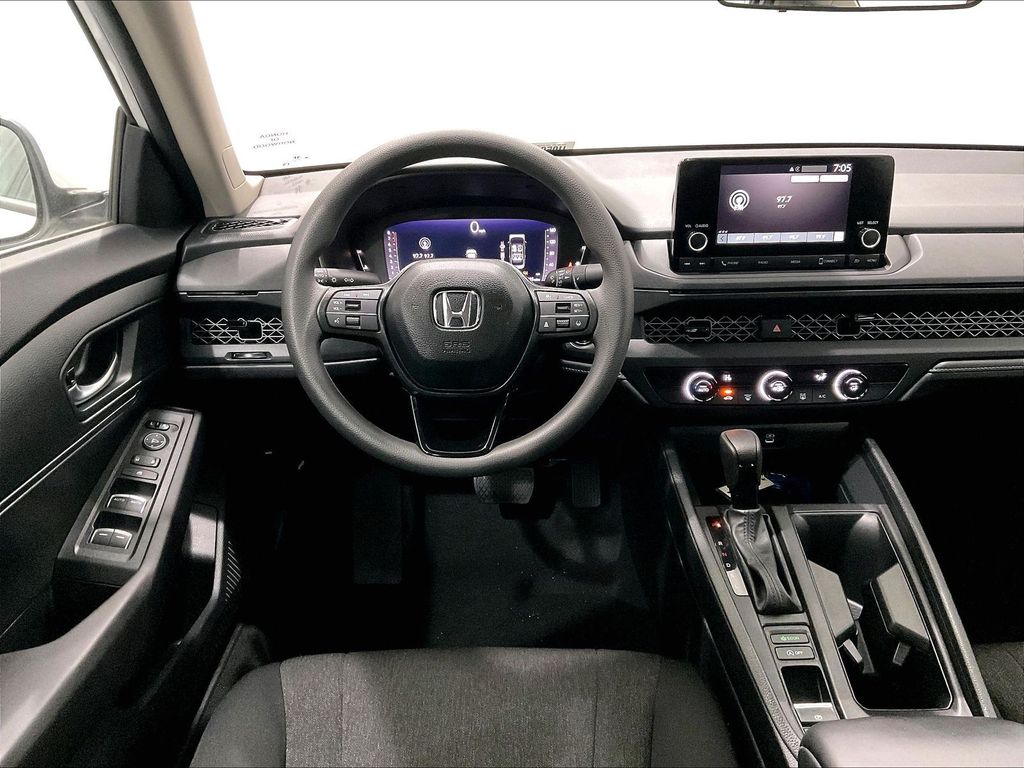 2025 Honda Accord — photo 17