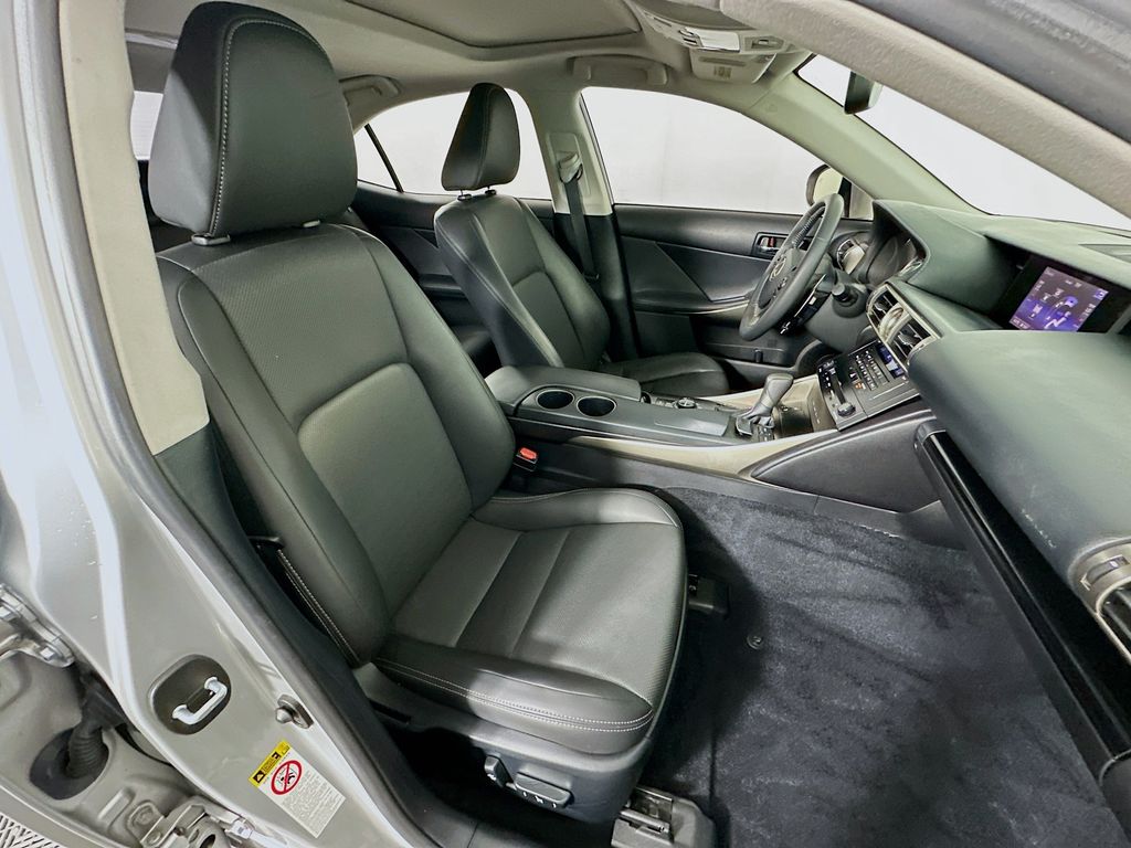 Thumbnail: 2014 Lexus IS - 29
