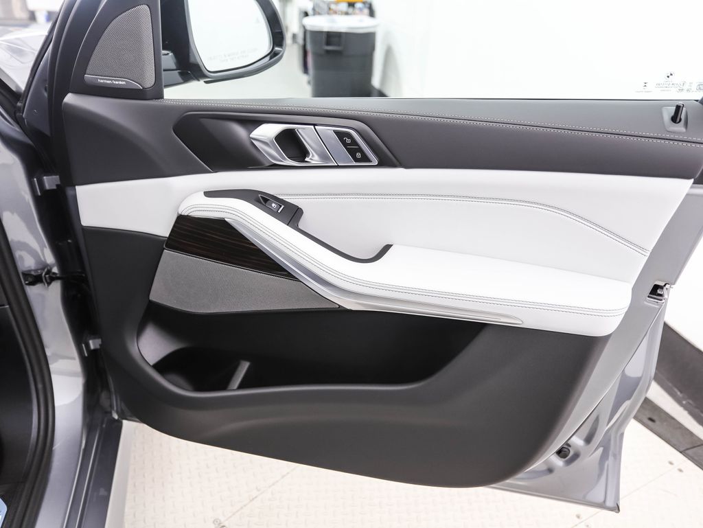 Thumbnail: 2026 BMW X5 - 29