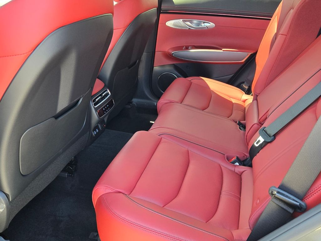 2027 Genesis Gv70